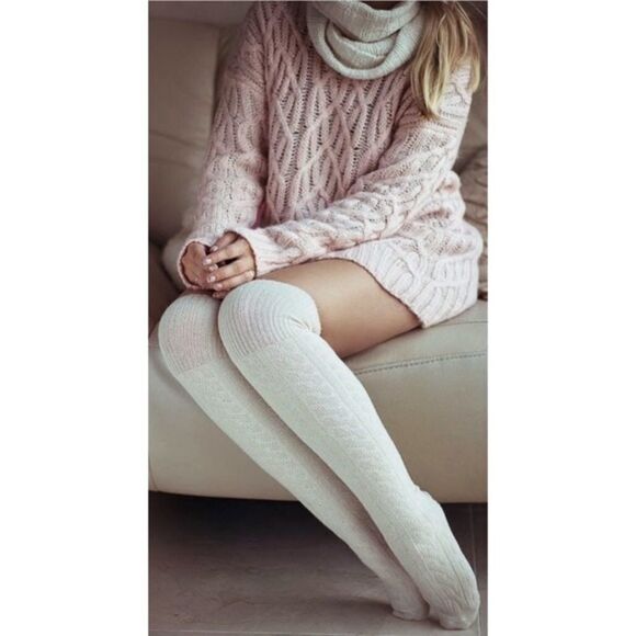 ✨HP 2-10-17✨Knee High Socks✨ - Picture 1 of 3